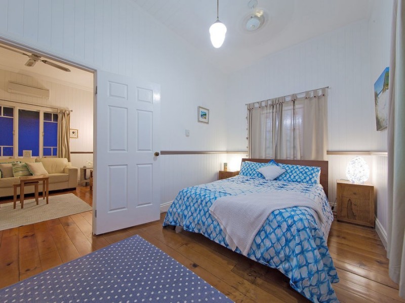 138 Macrossan Avenue, Norman Park QLD 4170