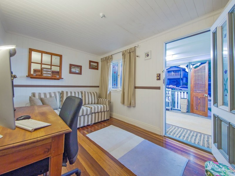 138 Macrossan Avenue, Norman Park QLD 4170