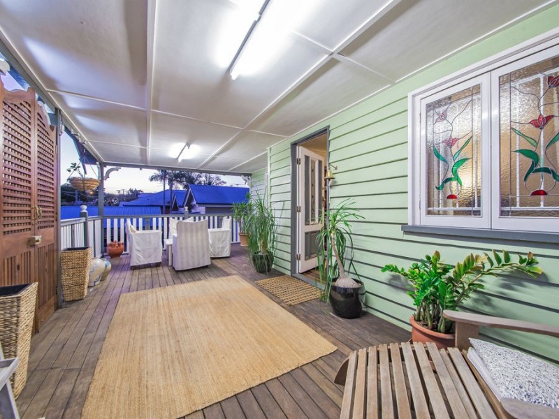 138 Macrossan Avenue, Norman Park QLD 4170