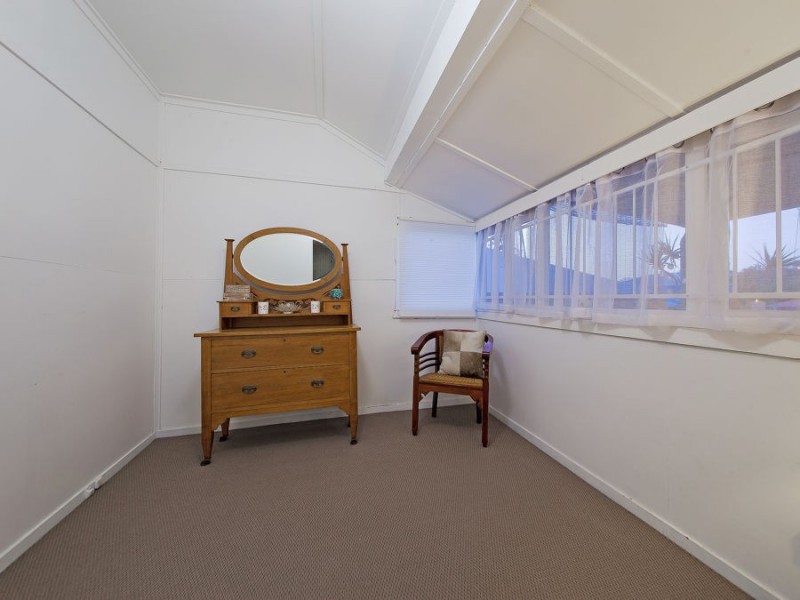 138 Macrossan Avenue, Norman Park QLD 4170