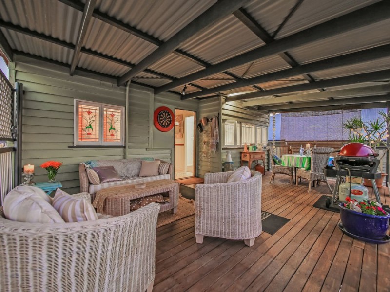 138 Macrossan Avenue, Norman Park QLD 4170