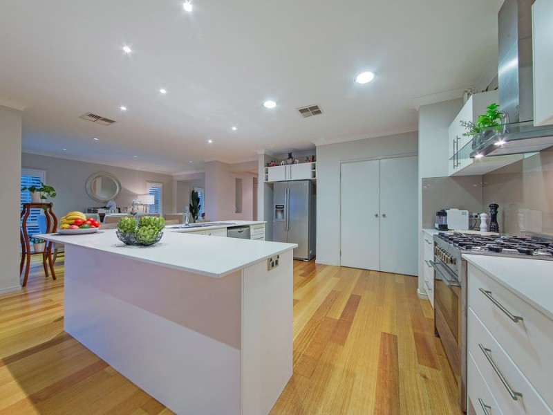 118 Brokenwood Circuit, Gumdale QLD 4154