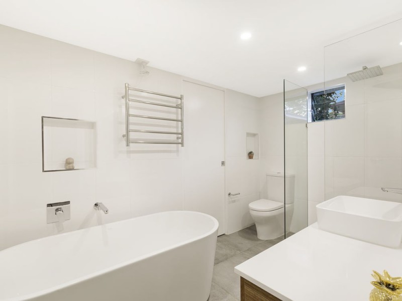 54 Kitchener Street, Wynnum QLD 4178