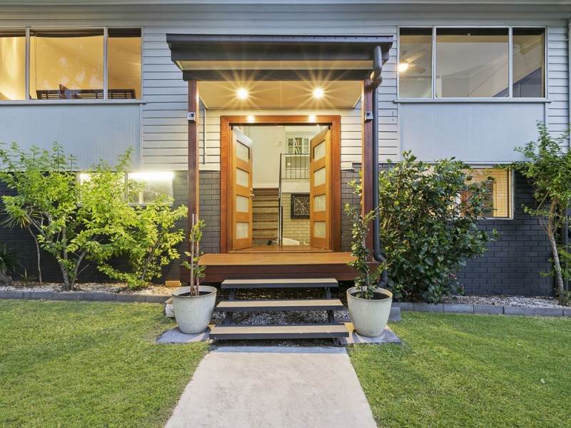 54 Kitchener Street, Wynnum QLD 4178