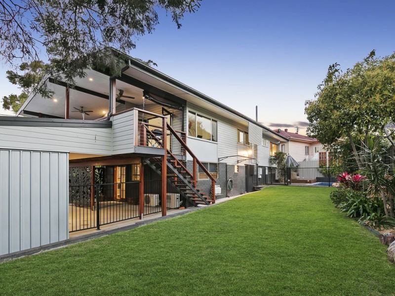 54 Kitchener Street, Wynnum QLD 4178