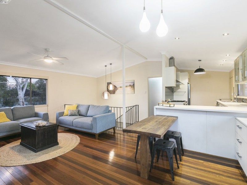 54 Kitchener Street, Wynnum QLD 4178