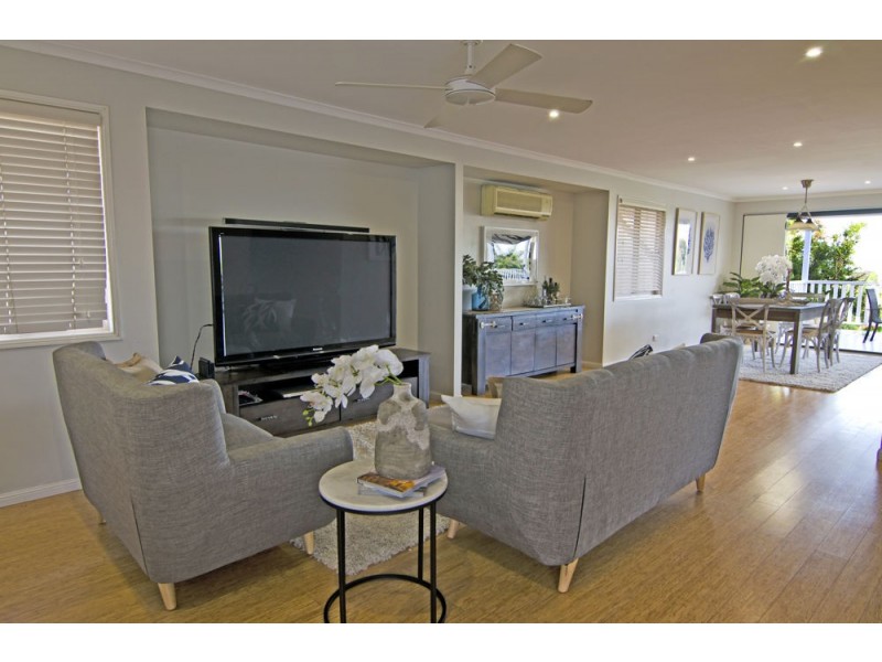 110 Raeburn Street, Manly West QLD 4179