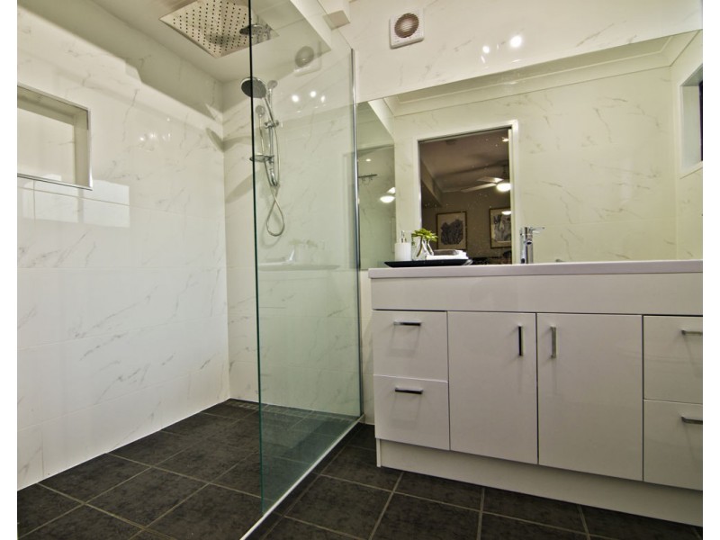 110 Raeburn Street, Manly West QLD 4179