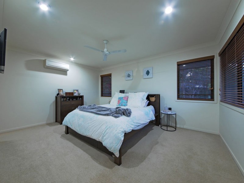 17 Hepburn Close, Wakerley QLD 4154