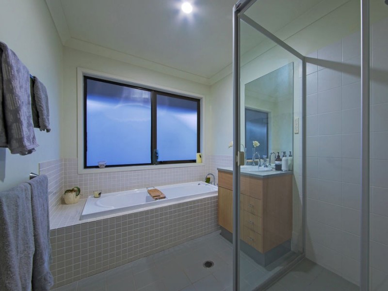 17 Hepburn Close, Wakerley QLD 4154