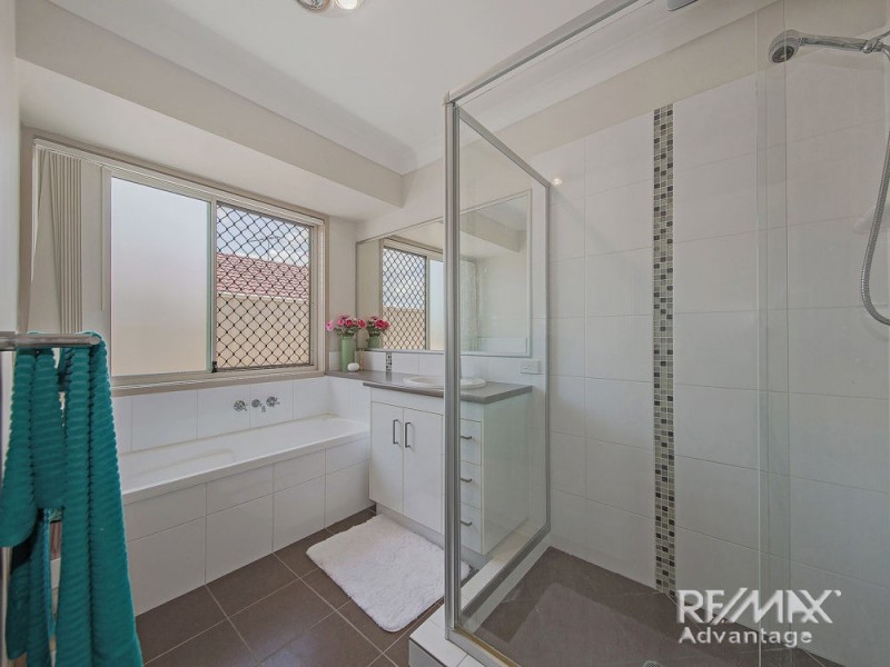 10 Jessielea Street, Wynnum West QLD 4178