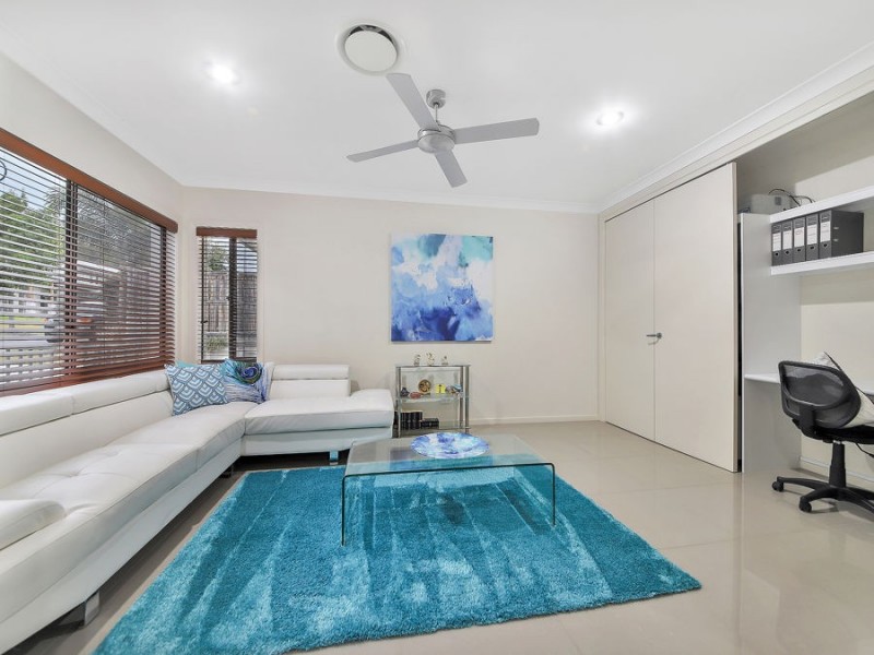 44 Feathertail Place, Wakerley QLD 4154