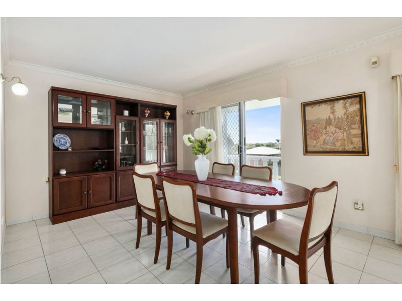 2 Randall Rd, Birkdale QLD 4159