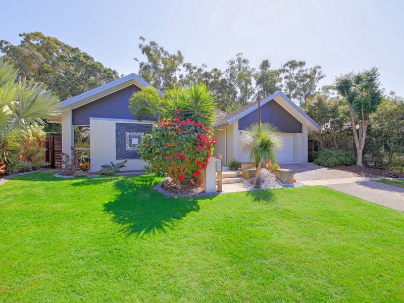 18 Barrington Crescent, Wakerley QLD 4154