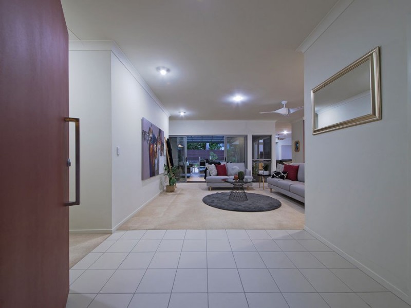 18 Barrington Crescent, Wakerley QLD 4154