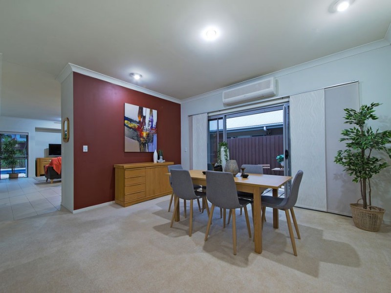 18 Barrington Crescent, Wakerley QLD 4154