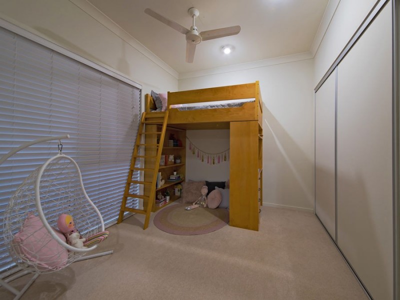 18 Barrington Crescent, Wakerley QLD 4154