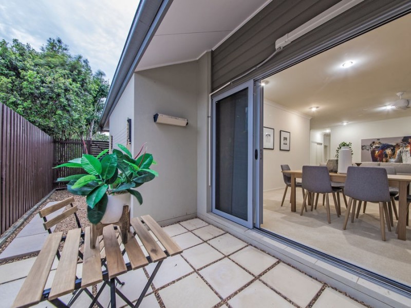 18 Barrington Crescent, Wakerley QLD 4154