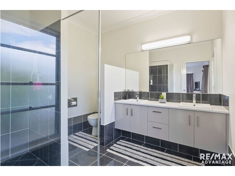 35 Davidson Street, Wynnum QLD 4178