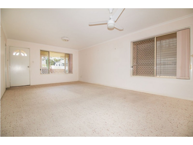 33 Outram St, Lota QLD 4179