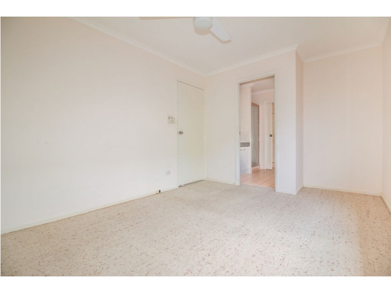 33 Outram St, Lota QLD 4179