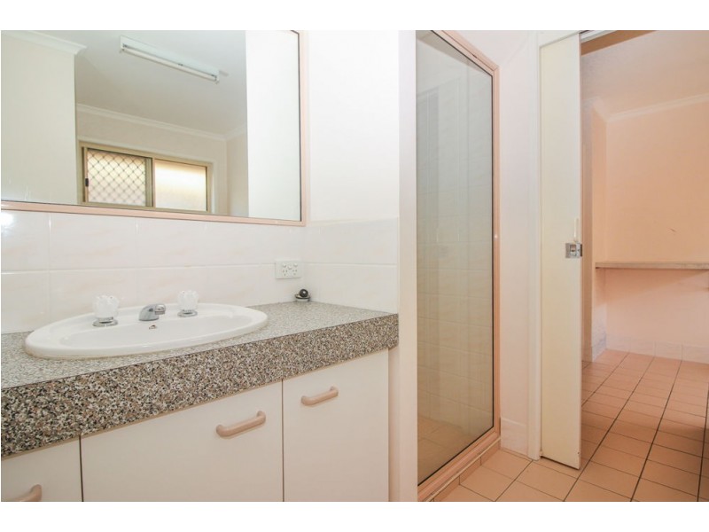 33 Outram St, Lota QLD 4179