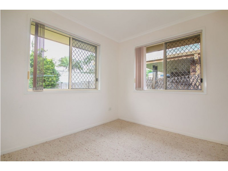 33 Outram St, Lota QLD 4179