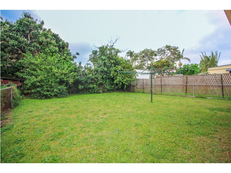 33 Outram St, Lota QLD 4179