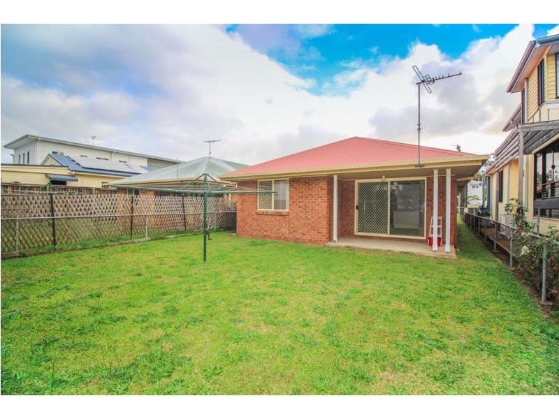 33 Outram St, Lota QLD 4179