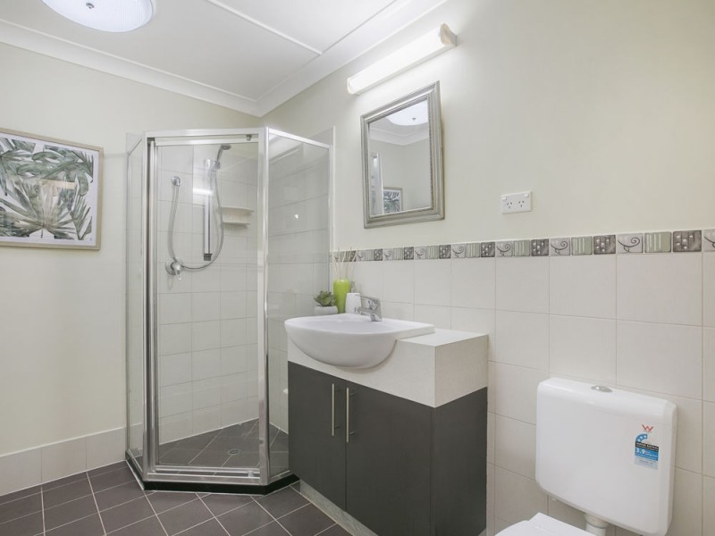 35 Twenty-third Avenue, Brighton QLD 4017