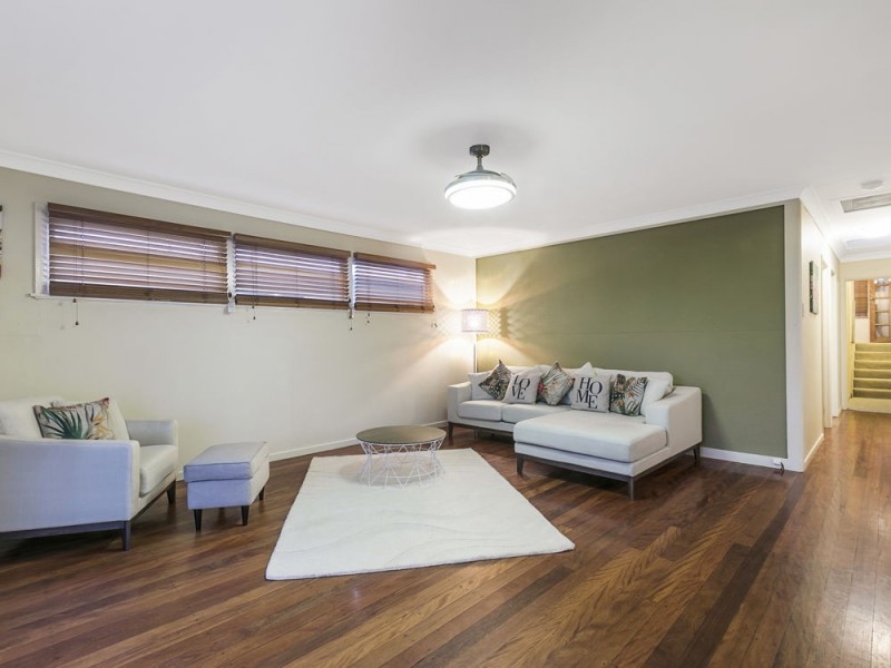 35 Twenty-third Avenue, Brighton QLD 4017