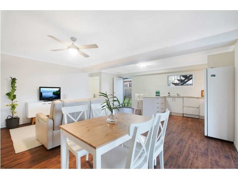58a Duncan St, Wynnum West QLD 4178