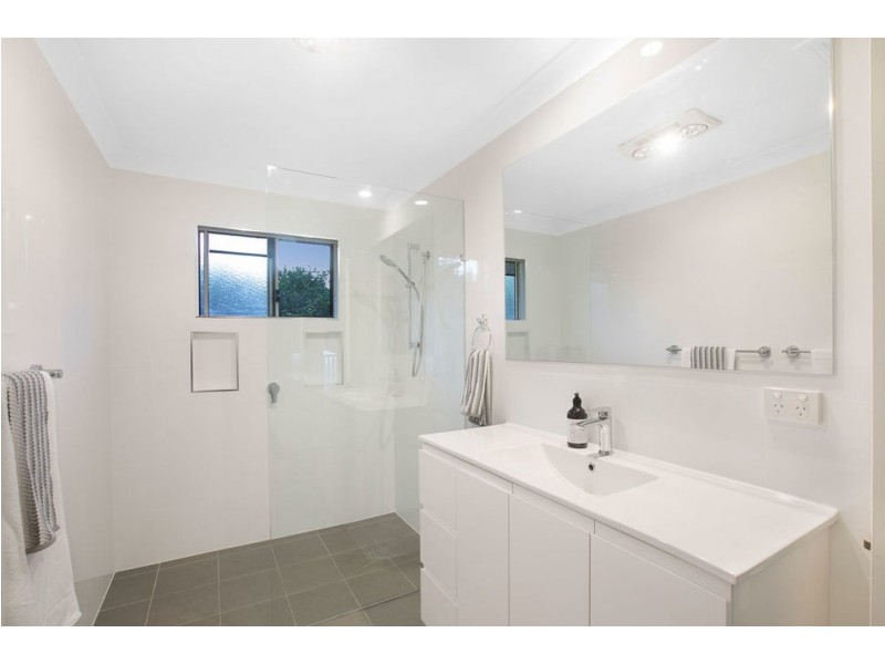 58a Duncan St, Wynnum West QLD 4178