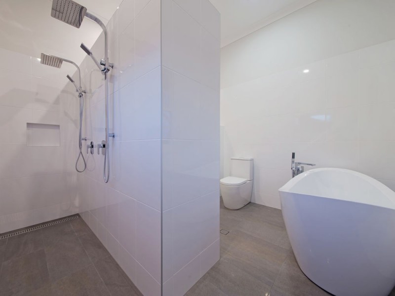 51 Walnut Street, Wynnum QLD 4178