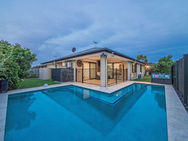31 Paperbark Place, Wakerley QLD 4154