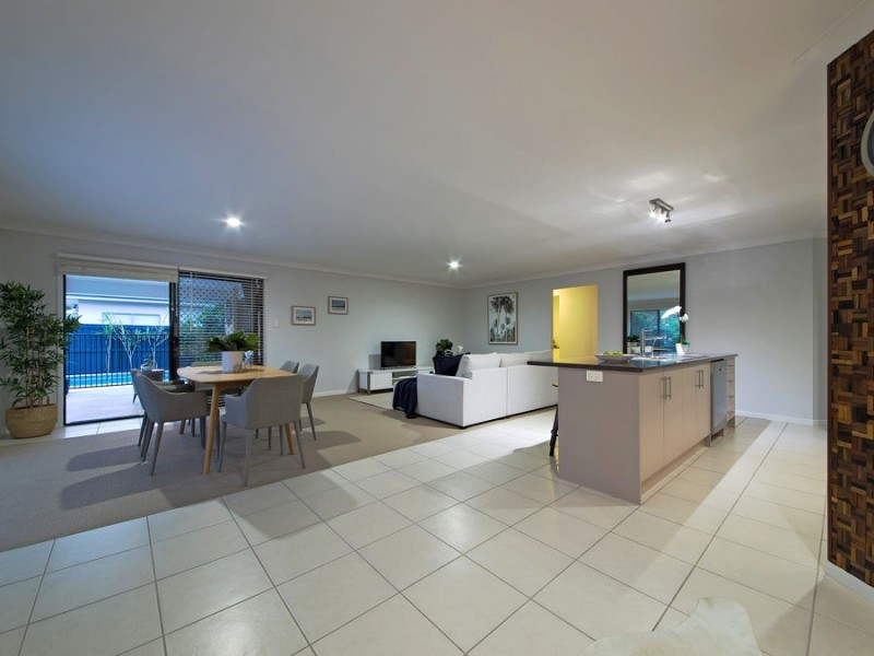 31 Paperbark Place, Wakerley QLD 4154