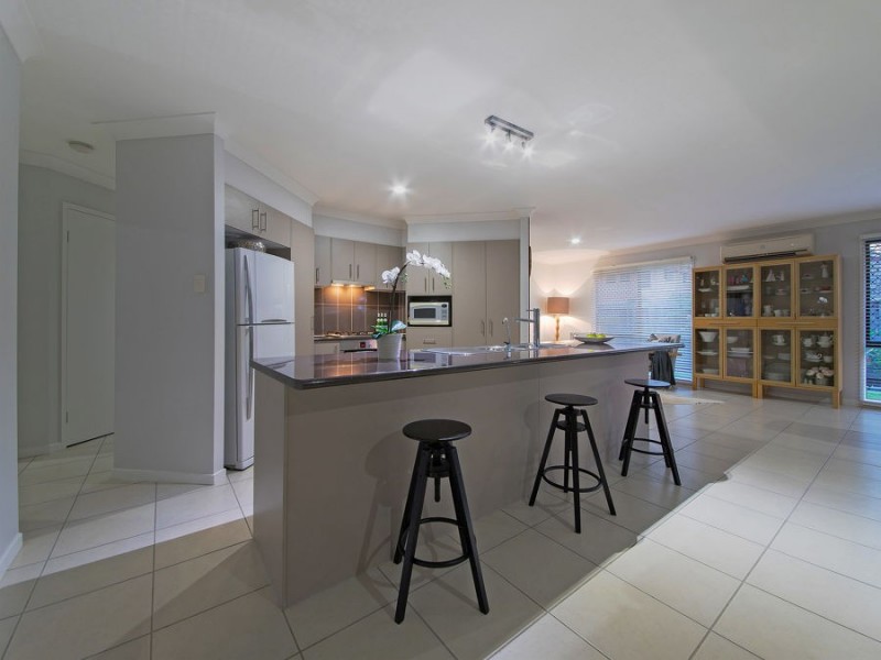 31 Paperbark Place, Wakerley QLD 4154