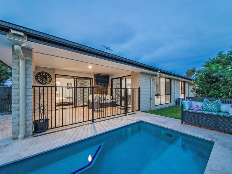 31 Paperbark Place, Wakerley QLD 4154