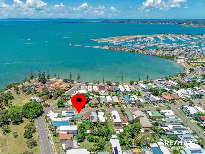 9 Stewart Parade, Manly QLD 4179