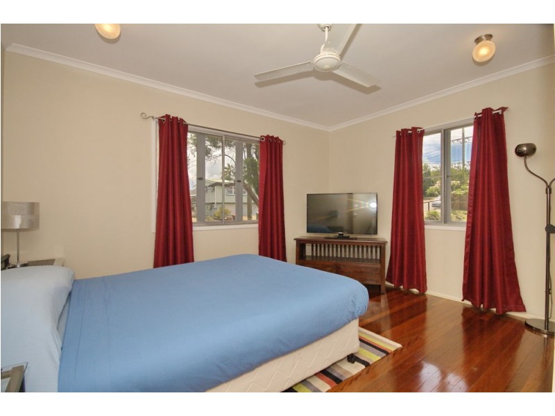 11 Tulkara St, Manly West QLD 4179