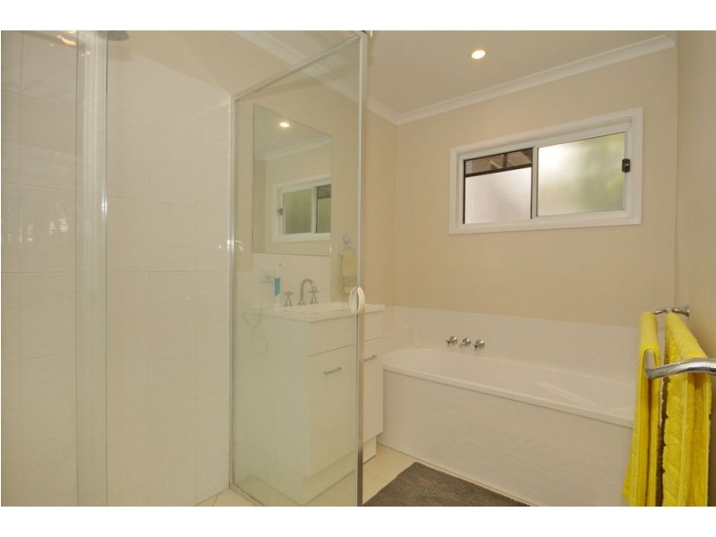 11 Tulkara St, Manly West QLD 4179