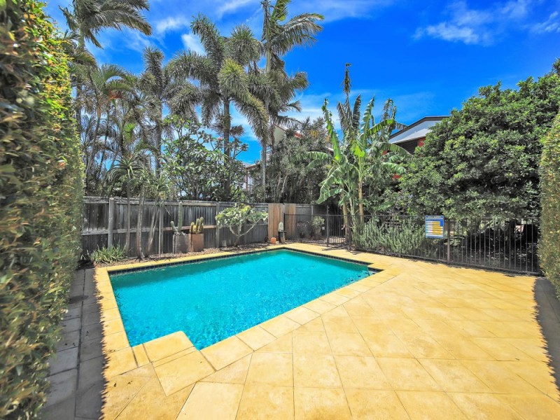 114 Melville Tce, Manly QLD 4179