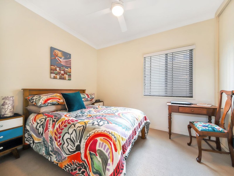 114 Melville Tce, Manly QLD 4179