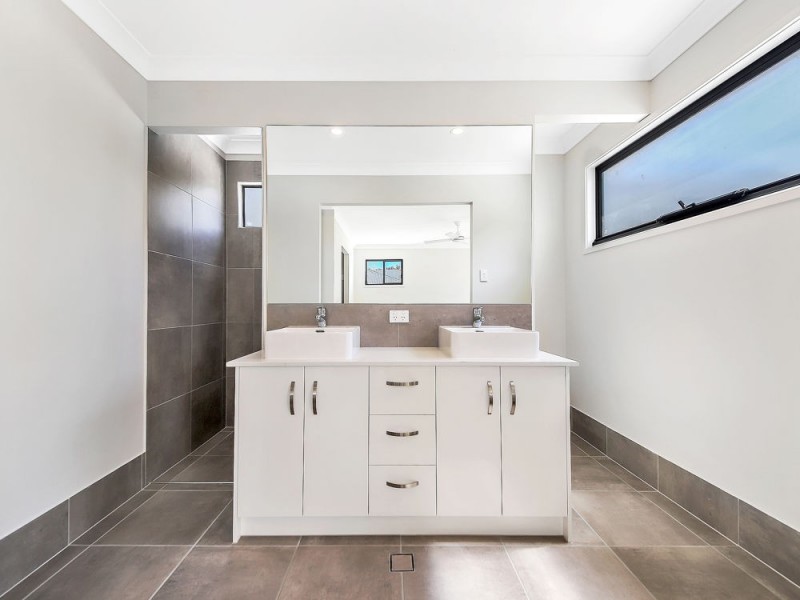 46 Auvern St, Lota QLD 4179