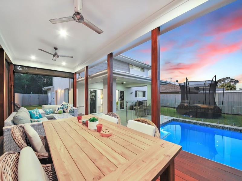 2 Foxwood Circuit, Wakerley QLD 4154