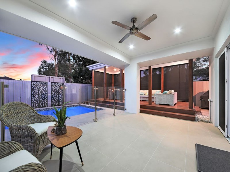 2 Foxwood Circuit, Wakerley QLD 4154