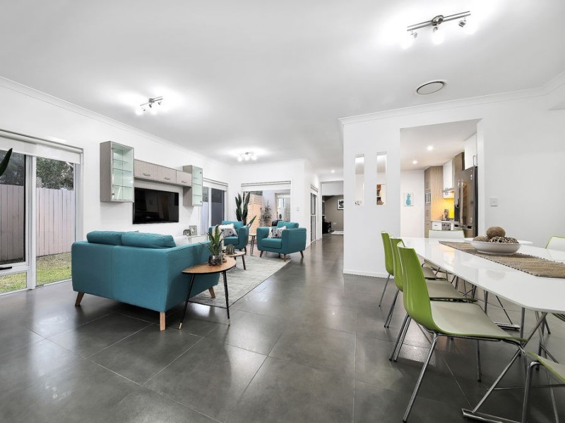 2 Foxwood Circuit, Wakerley QLD 4154