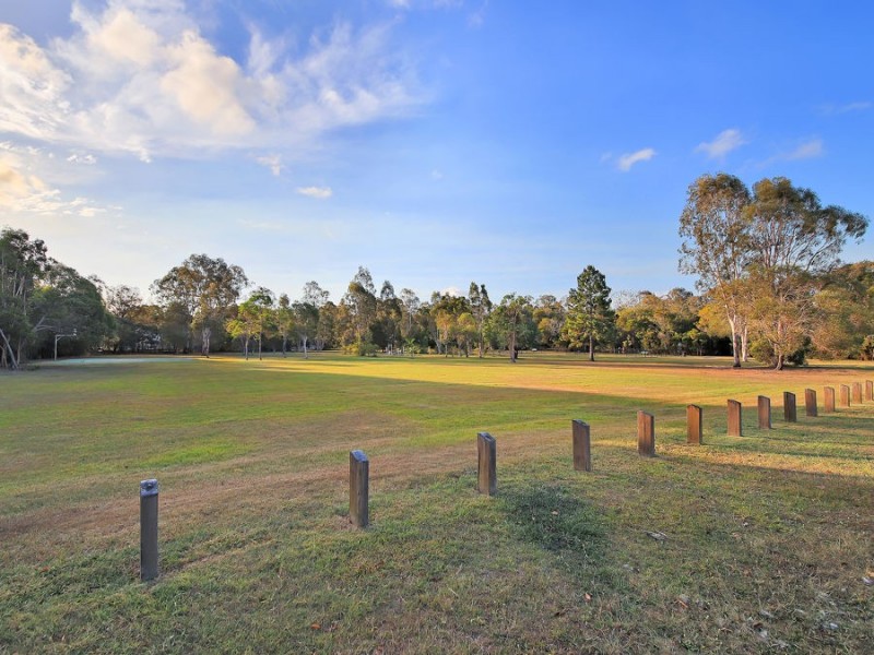 2 Foxwood Circuit, Wakerley QLD 4154