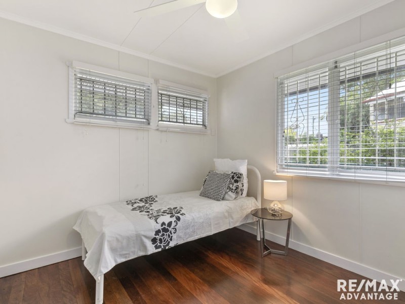 15 Pavlu Street, Wynnum West QLD 4178