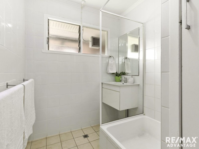 15 Pavlu Street, Wynnum West QLD 4178